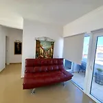 Oasis Park Modern In