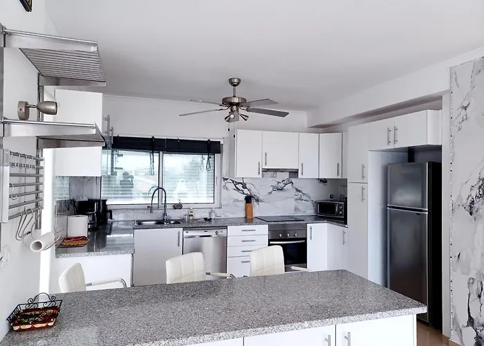 Oasis Park Modern In Villa *