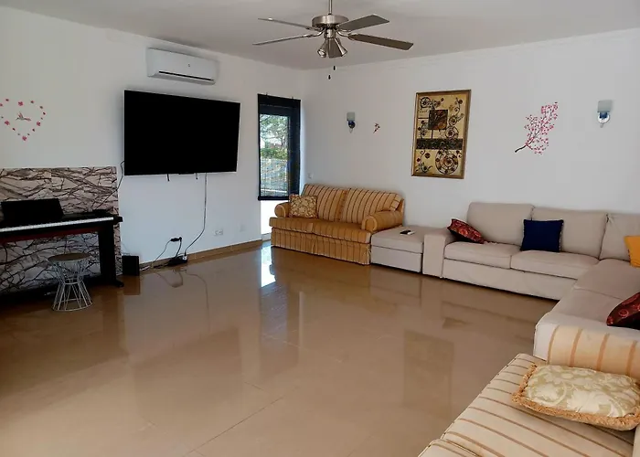 Oasis Park Modern In Portimao