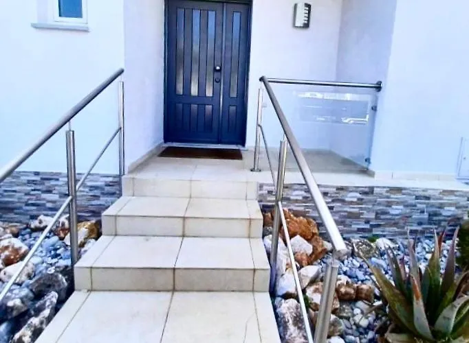 Oasis Park Modern In Portimao