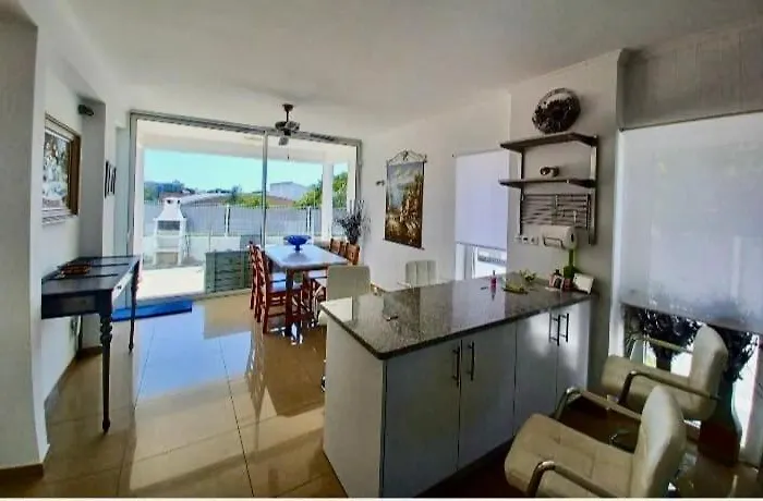 Villa Oasis Park Modern In Portimao