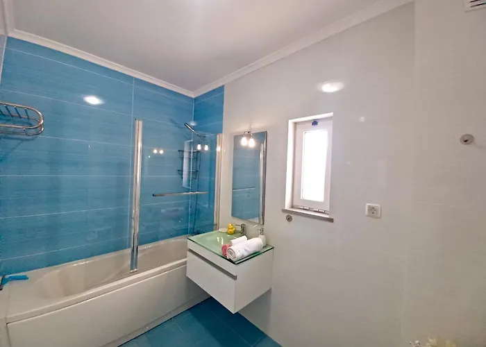 Oasis Park Modern In