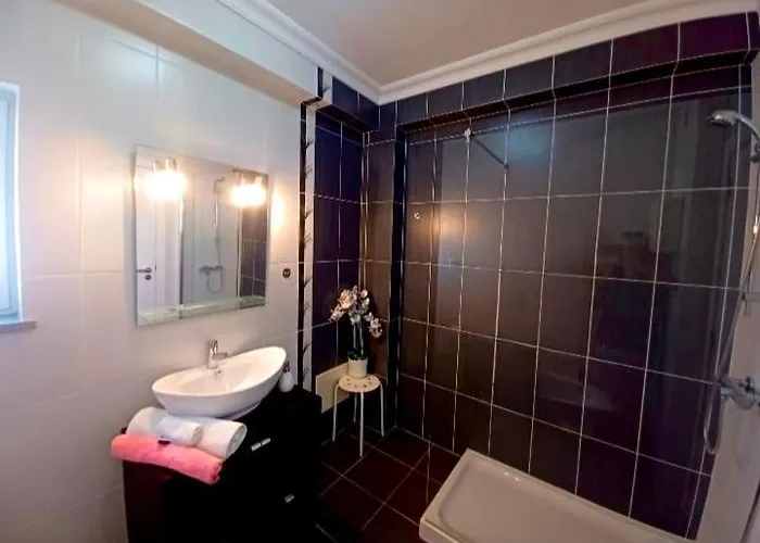 Oasis Park Modern In Villa