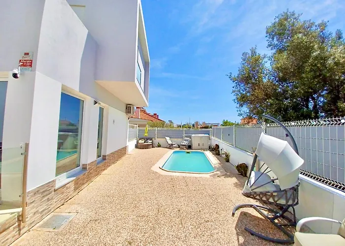 Oasis Park Modern In Villa *