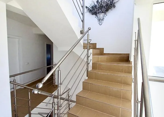 Oasis Park Modern In