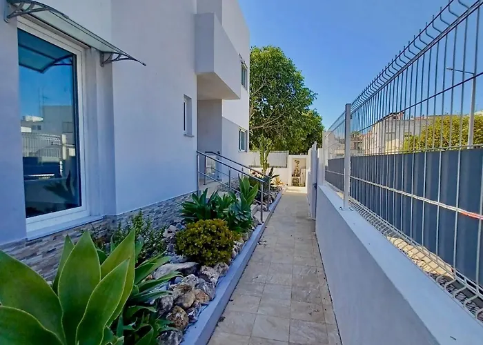 Villa Oasis Park Modern In Portimao