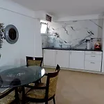 Oasis Park Modern In Villa