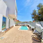 Oasis Park Modern In Villa *