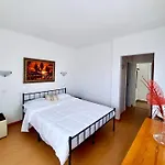 Oasis Park Modern In *