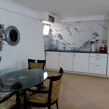 Oasis Park Modern In Villa